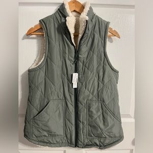 🌷Maurices vest jacket dark pastel green color🆕🏷️